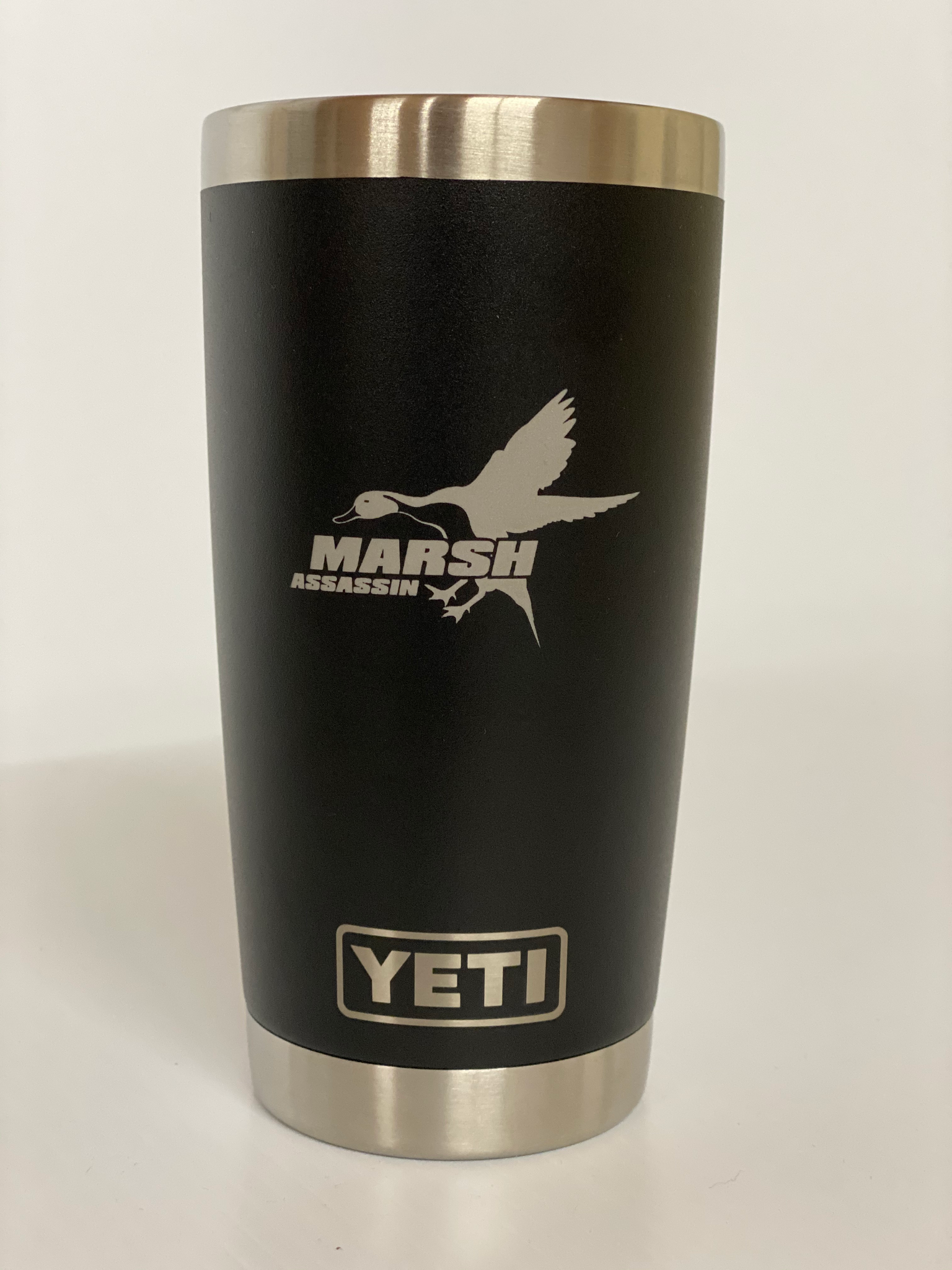 Yeti Rambler 20oz with lid.